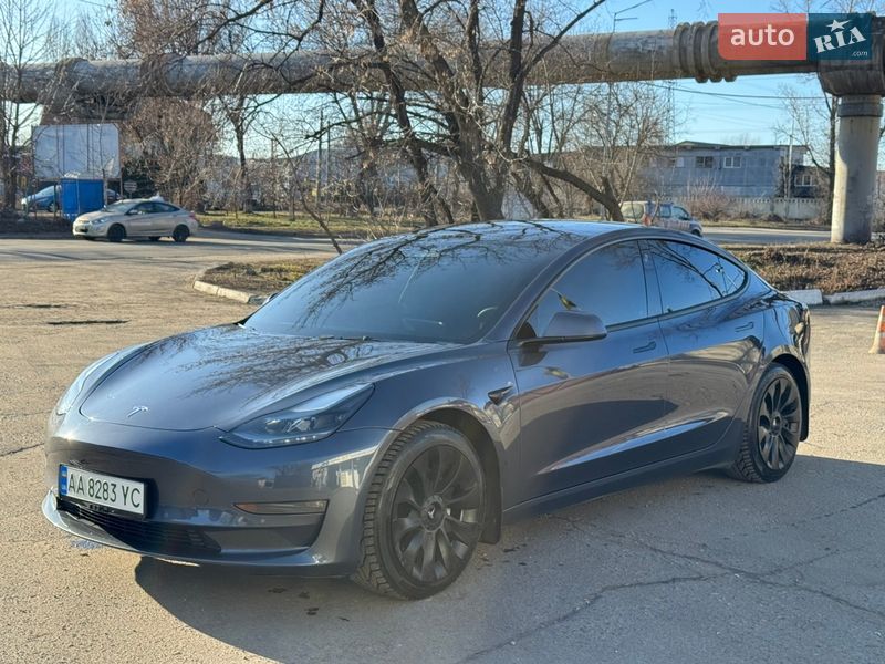 Седан Tesla Model 3 2022 в Киеве