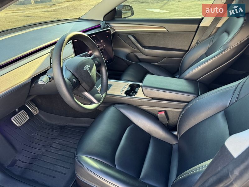 Седан Tesla Model 3 2022 в Киеве