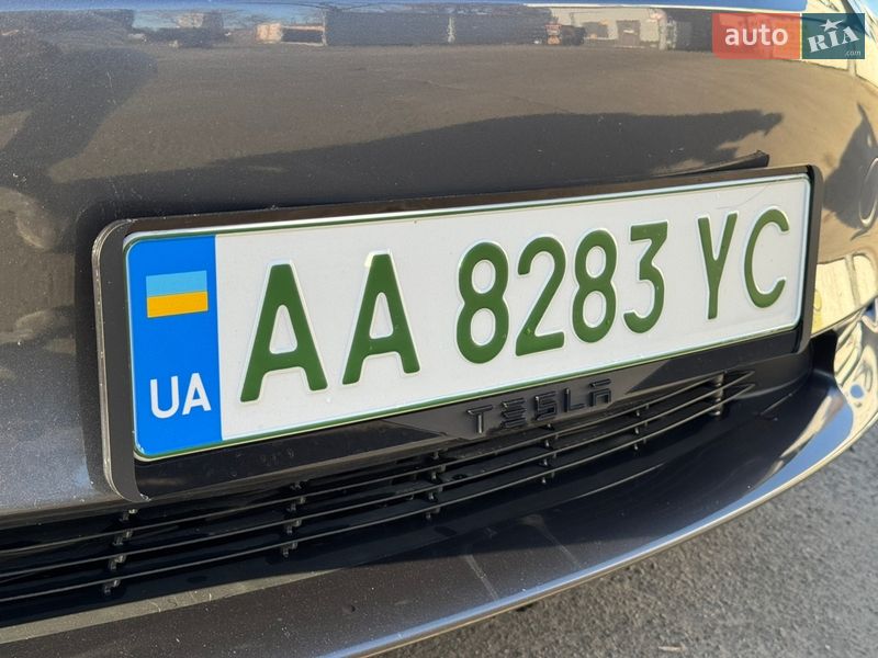 Седан Tesla Model 3 2022 в Киеве
