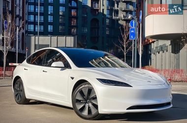 Седан Tesla Model 3 2024 в Києві