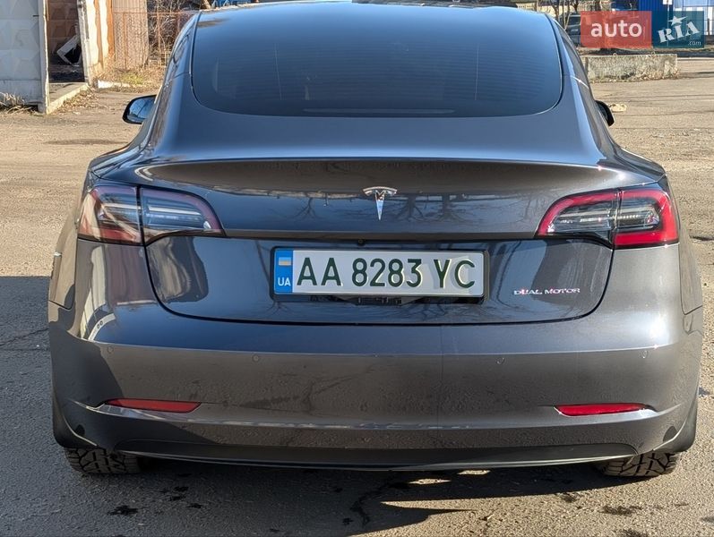 Седан Tesla Model 3 2022 в Киеве