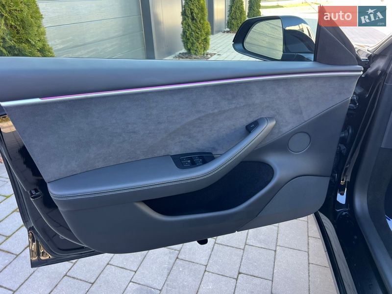 Седан Tesla Model 3 2024 в Ковелі