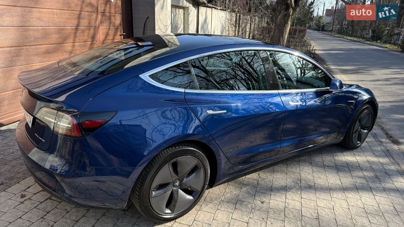 Седан Tesla Model 3 2019 в Одесі