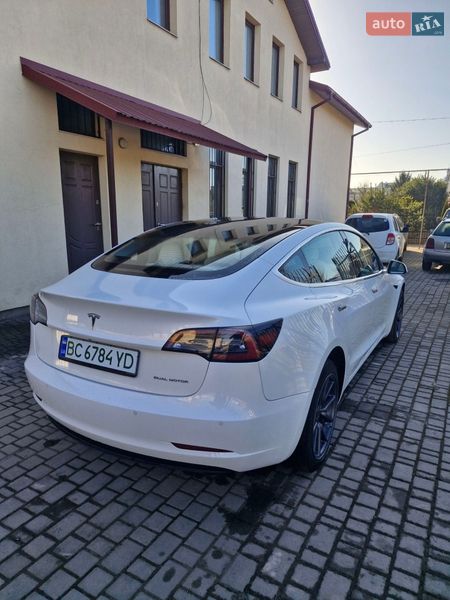 Седан Tesla Model 3 2018 в Львові