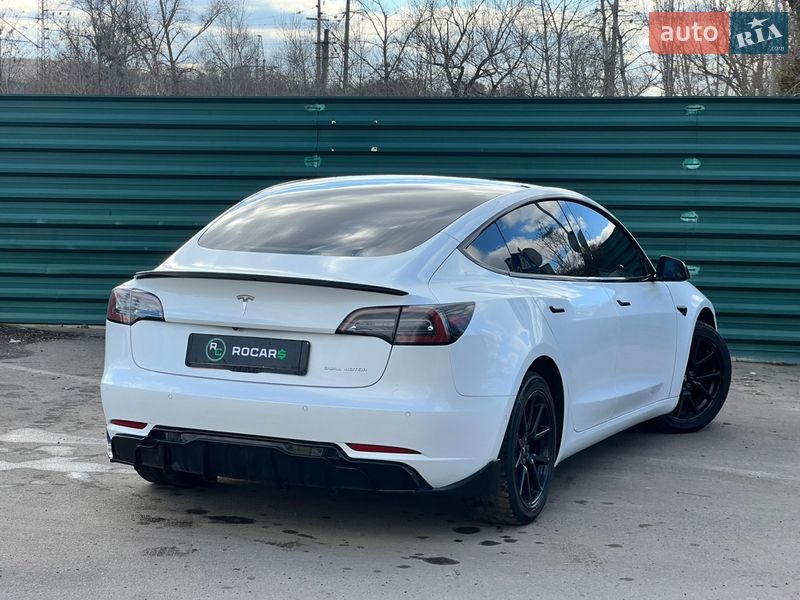Седан Tesla Model 3 2020 в Киеве