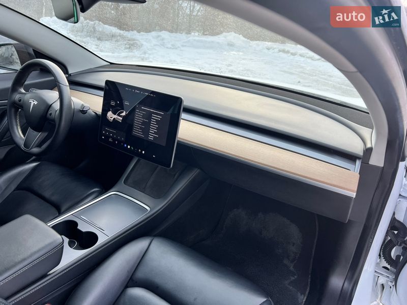 Седан Tesla Model 3 2020 в Киеве