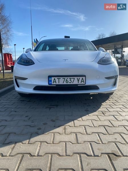Седан Tesla Model 3 2023 в Калуше
