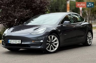 Седан Tesla Model 3 2019 в Ивано-Франковске