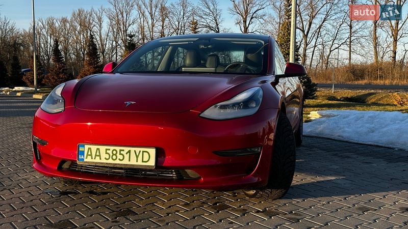 Седан Tesla Model 3 2022 в Кагарлыке