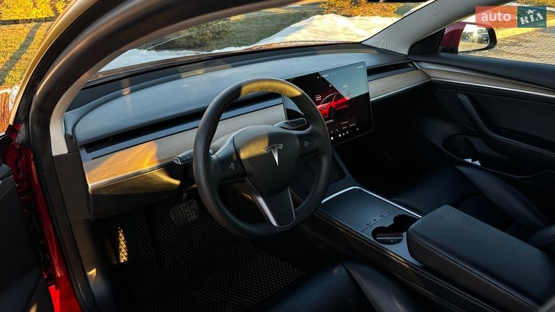 Седан Tesla Model 3 2022 в Кагарлыке