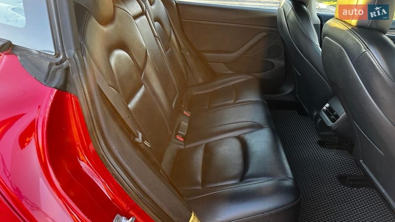 Седан Tesla Model 3 2022 в Кагарлыке