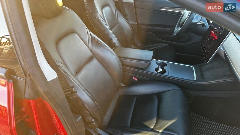 Седан Tesla Model 3 2022 в Кагарлыке