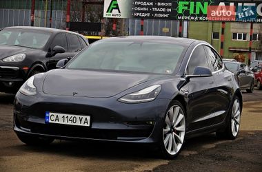 Седан Tesla Model 3 2019 в Черкассах