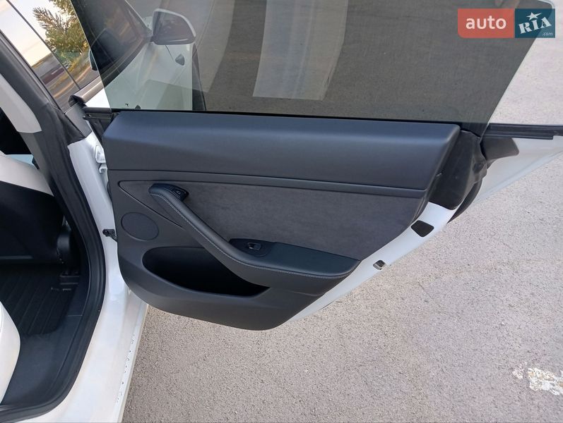 Седан Tesla Model 3 2022 в Кривому Розі фото 12 Седан Tesla Model 3 2022 в Кривому Розі