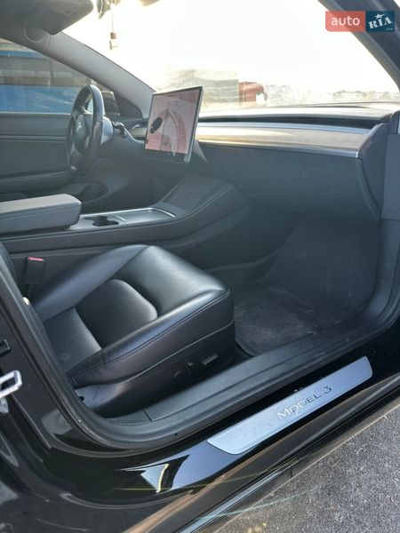 Седан Tesla Model 3 2018 в Вышгороде