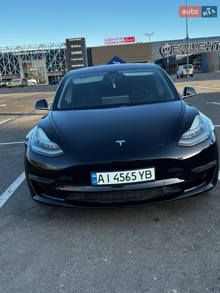 Седан Tesla Model 3 2018 в Вышгороде