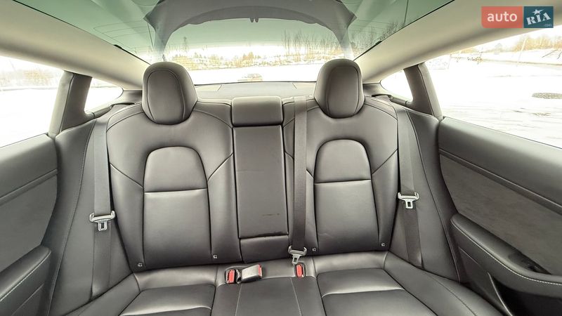 Седан Tesla Model 3 2021 в Львове