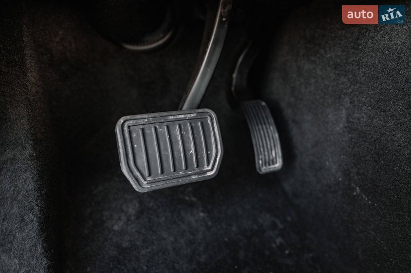 Седан Tesla Model 3 2025 в Ровно