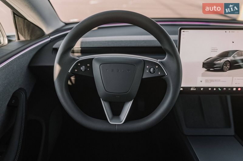 Седан Tesla Model 3 2025 в Ровно