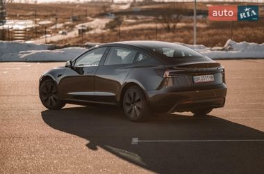 Седан Tesla Model 3 2025 в Ровно фото 77 Седан Tesla Model 3 2025 в Ровно