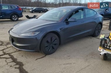 Седан Tesla Model 3 2024 в Львові