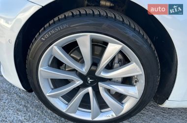 Седан Tesla Model 3 2019 в Киеве