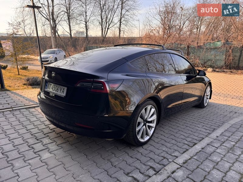 Седан Tesla Model 3 2020 в Івано-Франківську