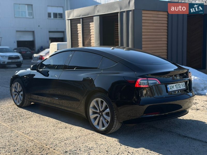 Седан Tesla Model 3 2018 в Житомире