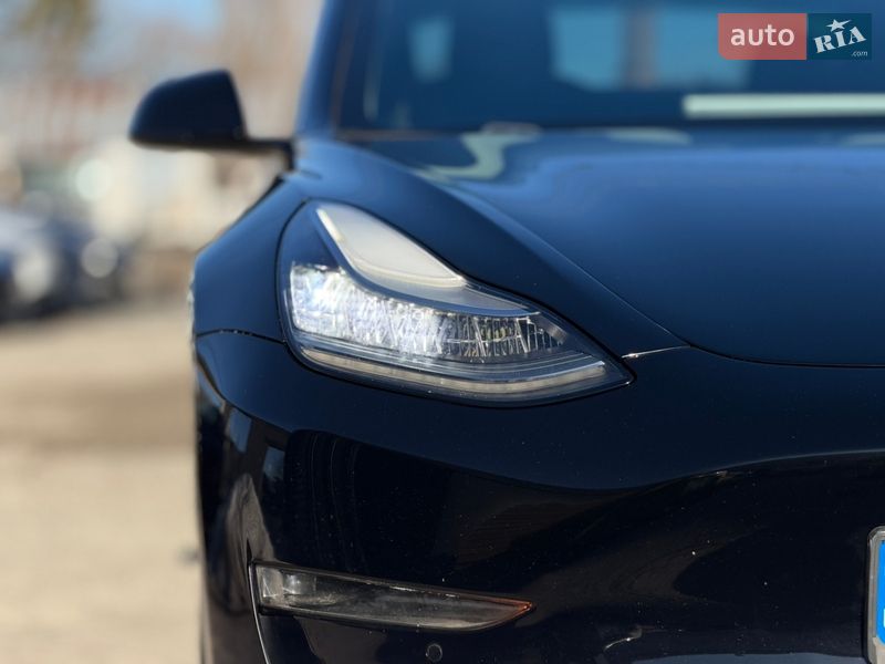Седан Tesla Model 3 2018 в Житомире