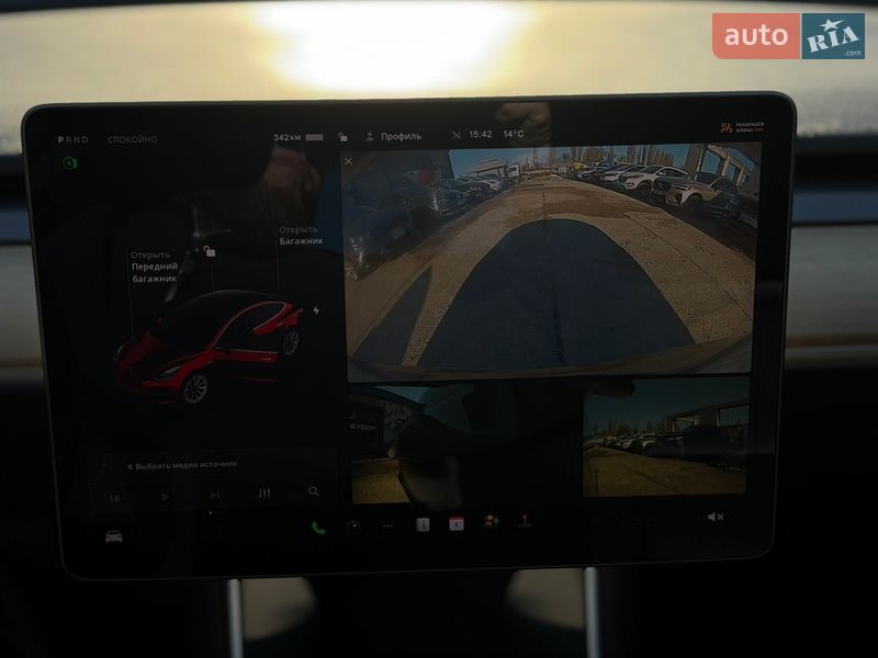 Седан Tesla Model 3 2018 в Житомире