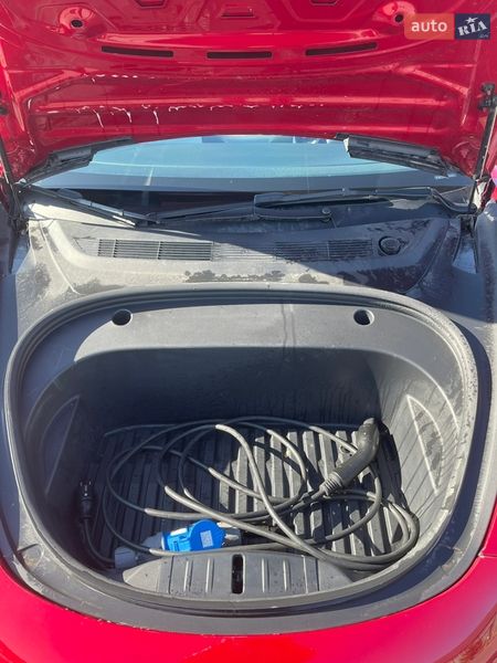 Седан Tesla Model 3 2022 в Виннице