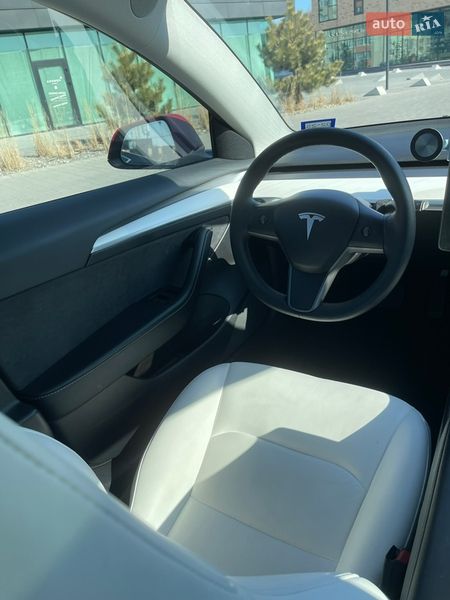 Седан Tesla Model 3 2022 в Виннице