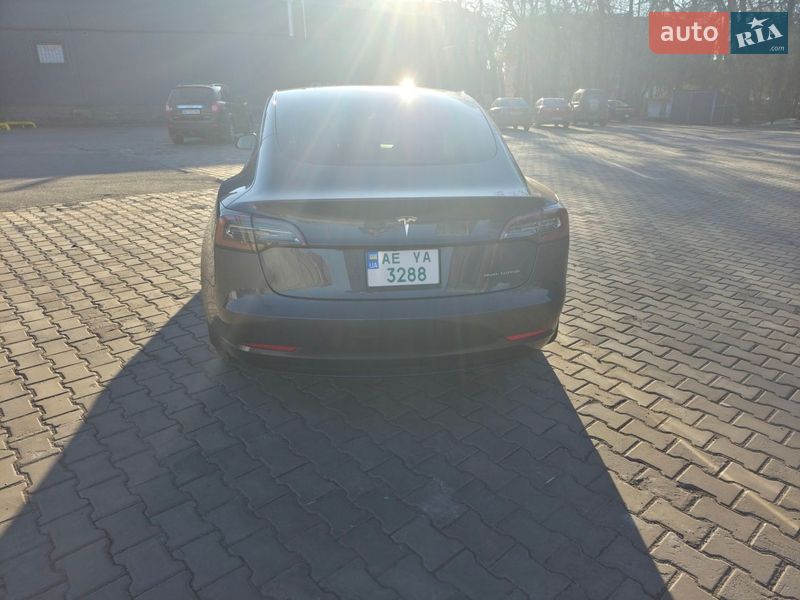 Седан Tesla Model 3 2018 в Кривом Роге
