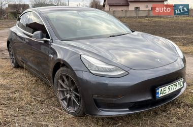 Седан Tesla Model 3 2018 в Кам'янському