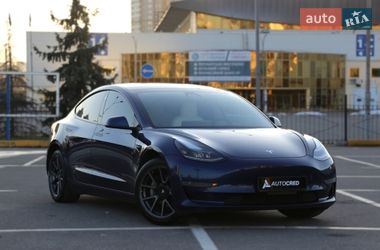 Седан Tesla Model 3 2021 в Києві