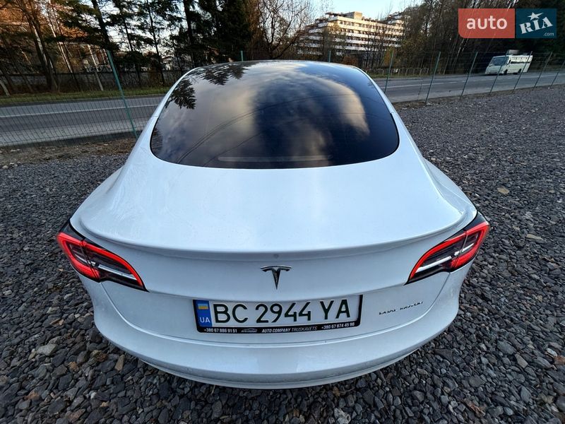 Седан Tesla Model 3 2021 в Трускавце