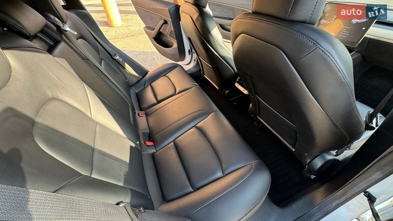 Седан Tesla Model 3 2018 в Ивано-Франковске