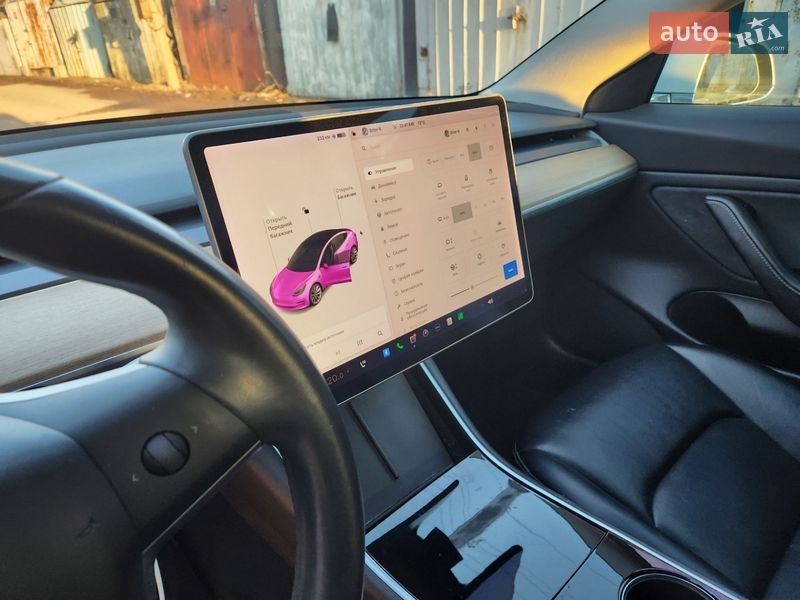 Седан Tesla Model 3 2019 в Львове