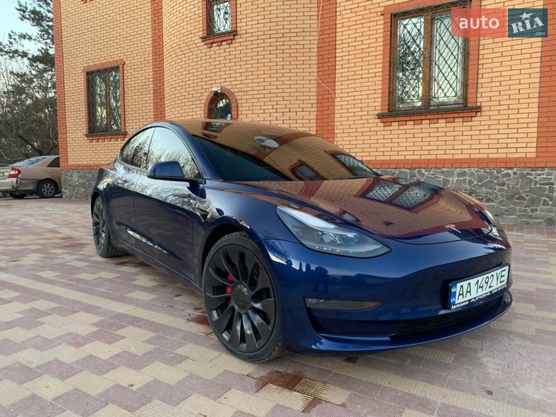 Седан Tesla Model 3 2022 в Обухове