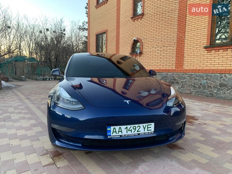 Седан Tesla Model 3 2022 в Обухове