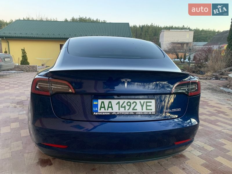 Седан Tesla Model 3 2022 в Обухове
