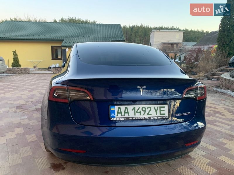 Седан Tesla Model 3 2022 в Обухове