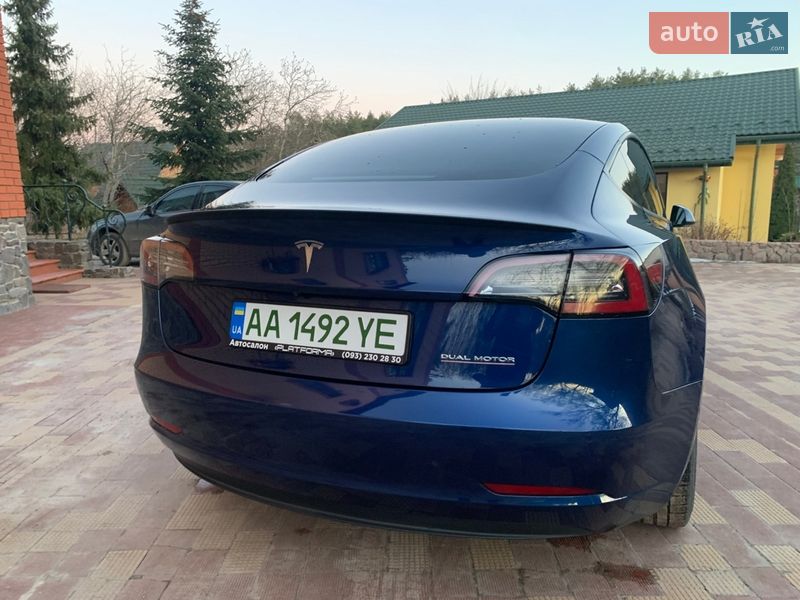 Седан Tesla Model 3 2022 в Обухове