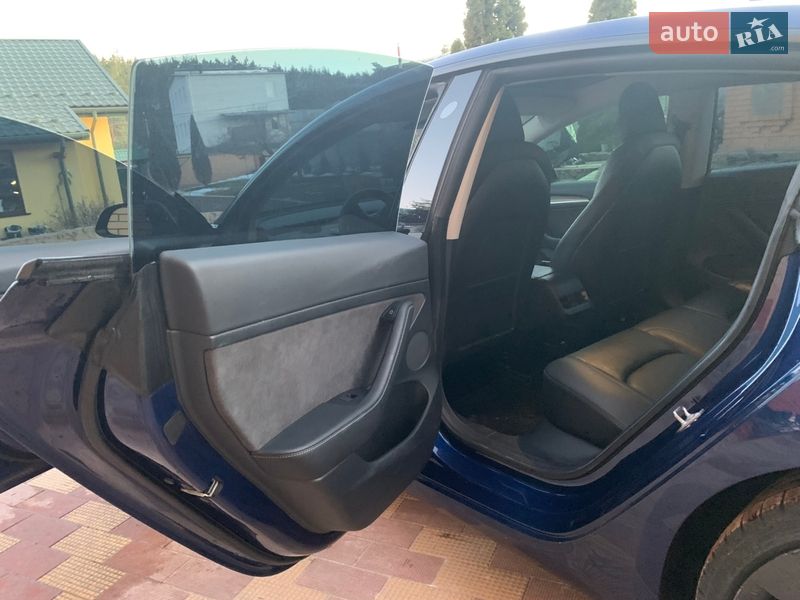 Седан Tesla Model 3 2022 в Обухове