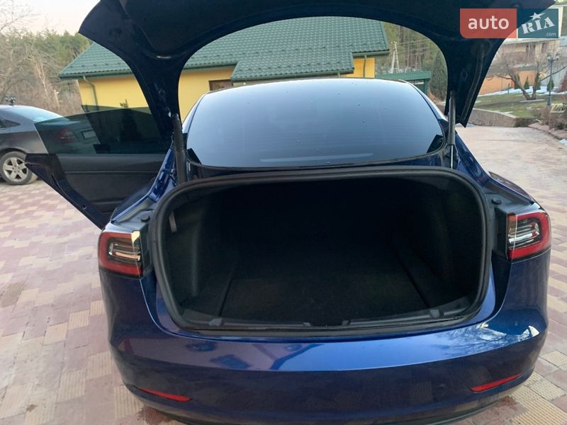 Седан Tesla Model 3 2022 в Обухове
