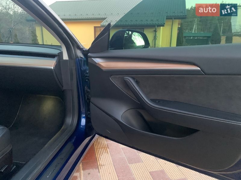 Седан Tesla Model 3 2022 в Обухове