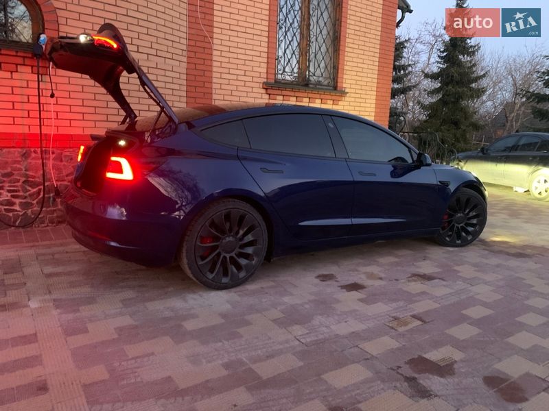 Седан Tesla Model 3 2022 в Обухове