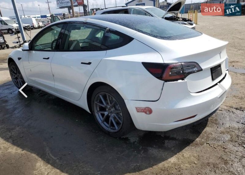 Седан Tesla Model 3 2023 в Болграде