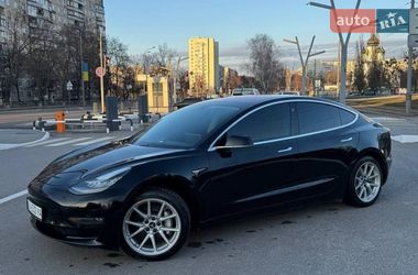 Седан Tesla Model 3 2018 в Харкові