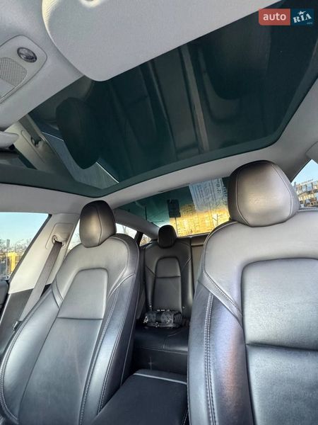 Седан Tesla Model 3 2018 в Харкові